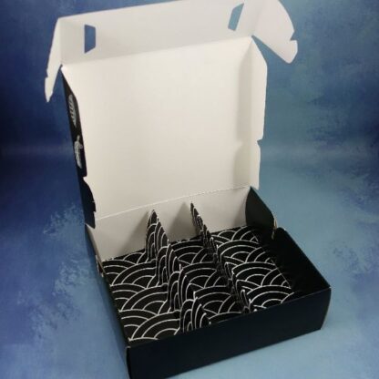 CAJA PARA SUSHI CON DIVISIONES 15/20 PIEZAS NEGRA - Image 3